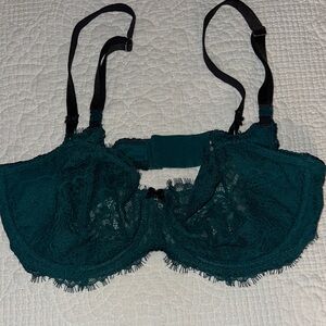Elegant Lace Underwire Bra in Teal